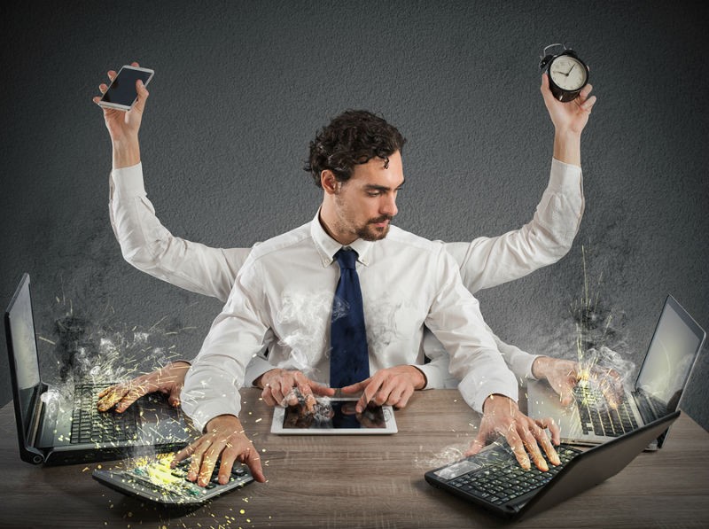 A server icon overwhelmed with many tasks, illustrating the problem with shared hosting